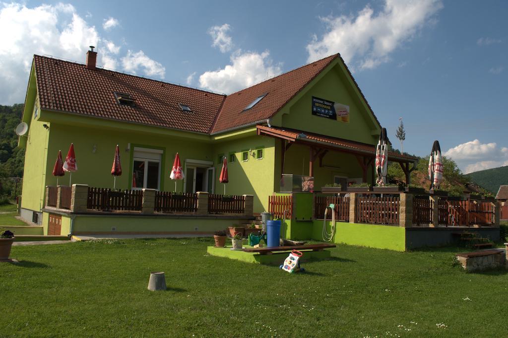 Hostinec Vo Visnovom Stará Turá المظهر الخارجي الصورة